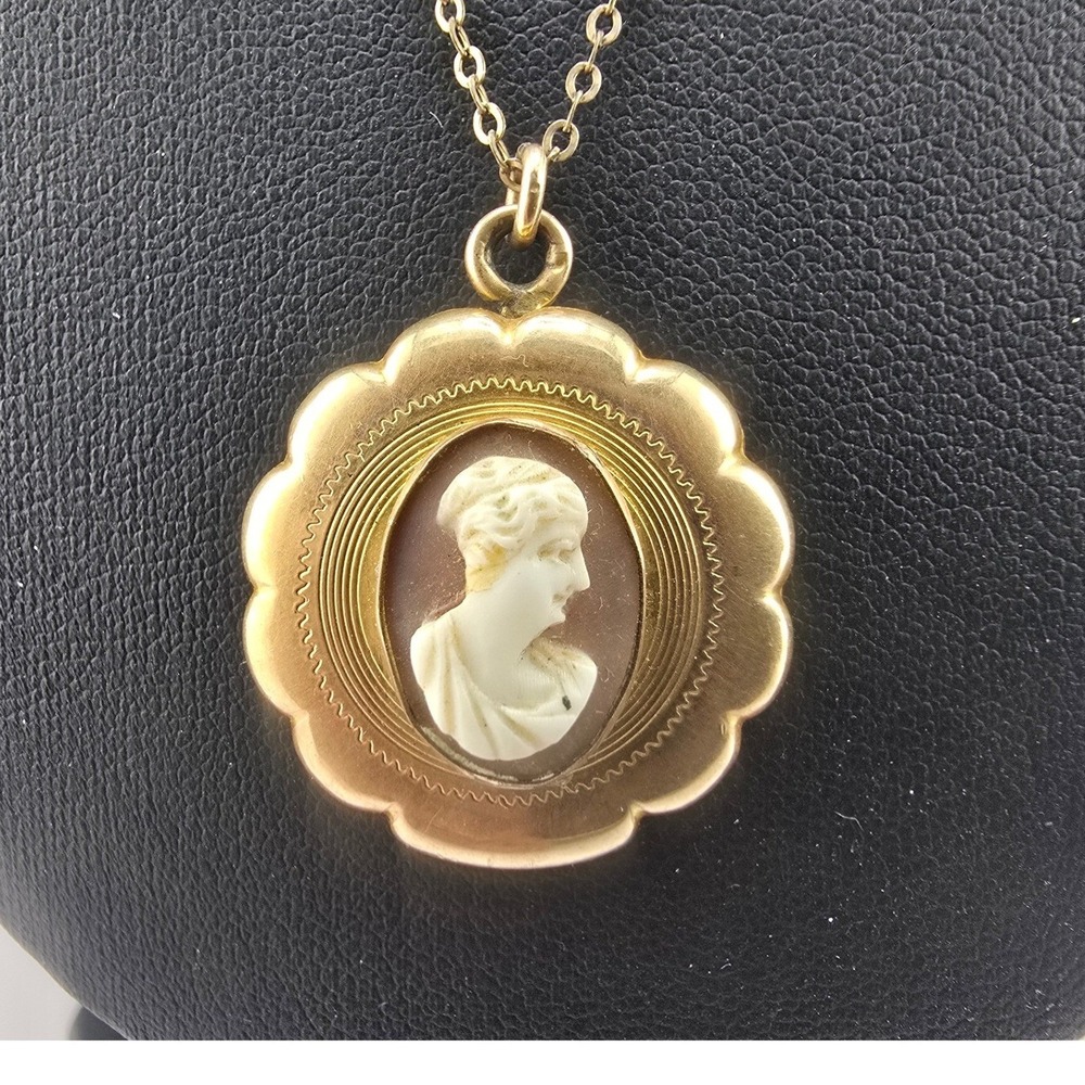 Vintage Estate Cameo Necklace Gold Filled Scalloped 18in